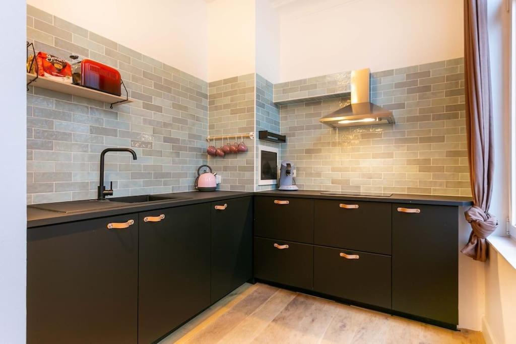 Pink Fairytale-Like Apartment แอนต์เวิร์ป ภายนอก รูปภาพ